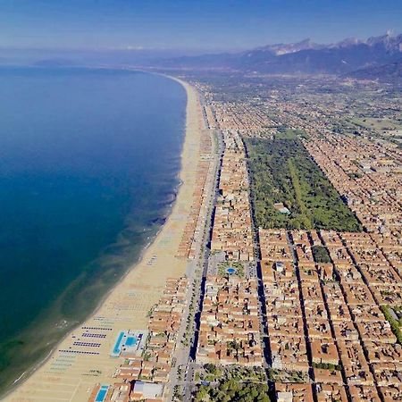 Appartamento Abate Лидо-ди-Камайоре Экстерьер фото